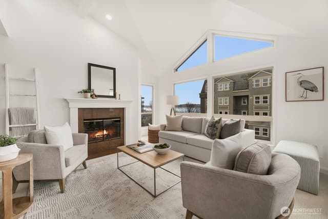 Property photo for 522 W Mercer Place #401, Seattle photo 4