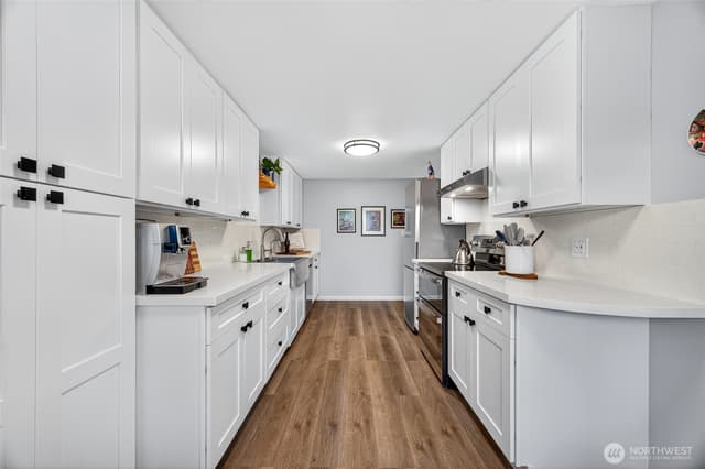 Property photo for 1020 5th Avenue S #2, Edmonds photo 2