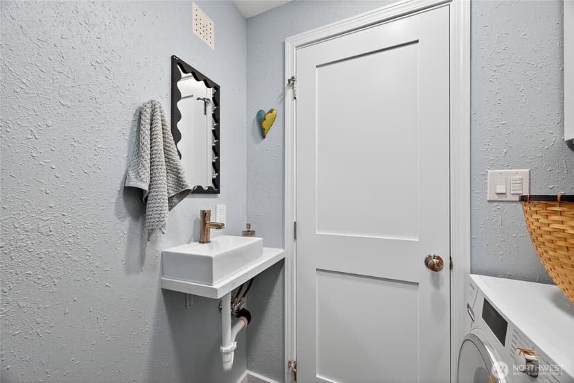 Property photo for 1020 5th Avenue S #2, Edmonds photo 25