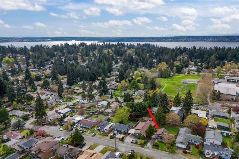 Property photo for 16227 15th Avenue SW, Burien photo 39