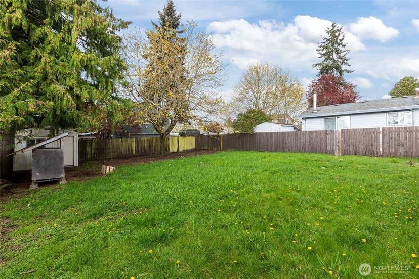 Property photo for 16227 15th Avenue SW, Burien photo 36