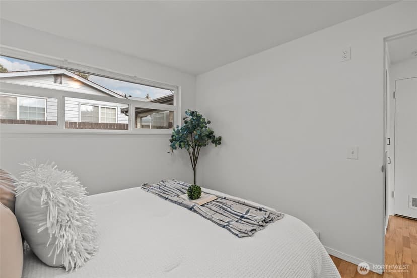 Property photo for 16227 15th Avenue SW, Burien photo 22