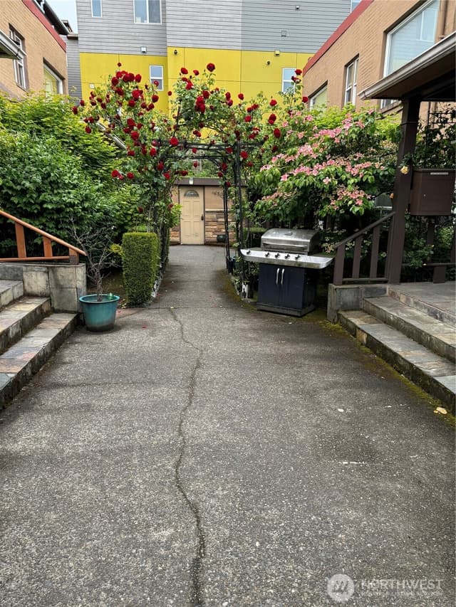 Property photo for 120 14th Avenue #10, Seattle photo 2
