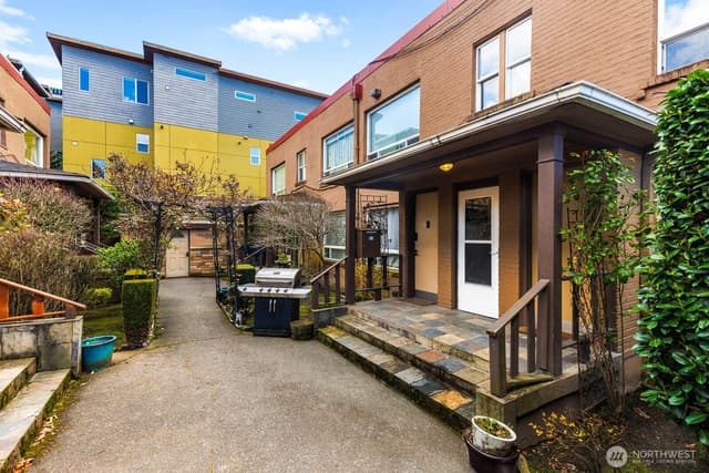 Property photo for 120 14th Avenue #10, Seattle photo 3