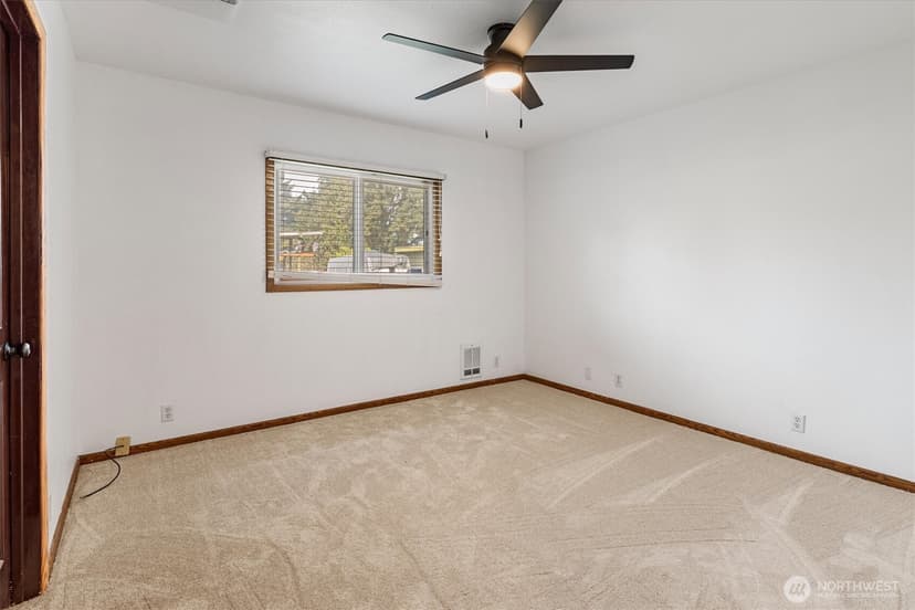 Property photo for 13648 28th Place S, SeaTac photo 10
