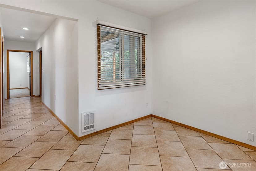 Property photo for 13648 28th Place S, SeaTac photo 9
