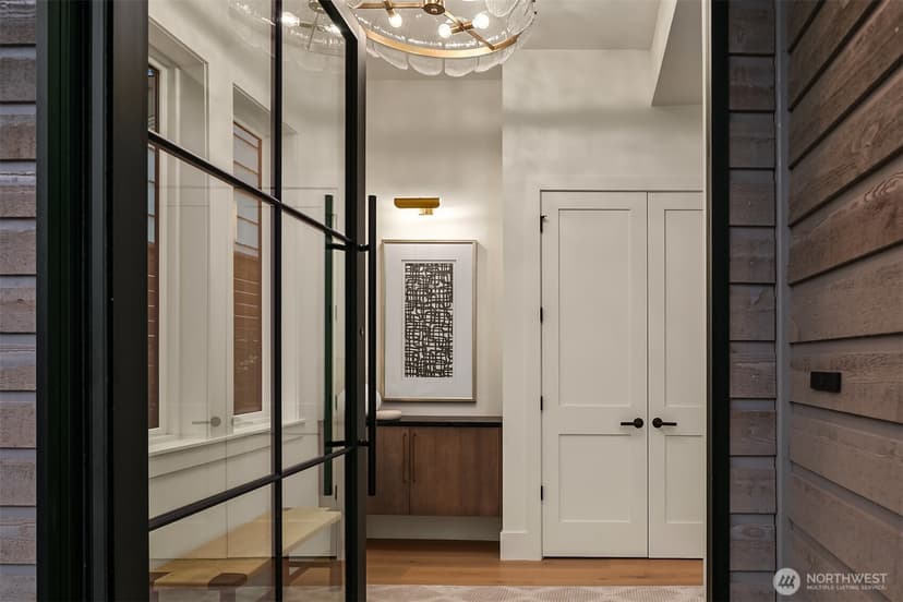 Property photo for 1027 McGilvra Boulevard E, Seattle photo 4