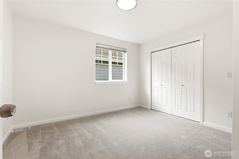 Property photo for 21601 129th Avenue SE, Kent photo 27