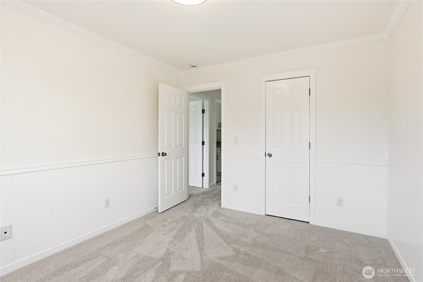Property photo for 21601 129th Avenue SE, Kent photo 36