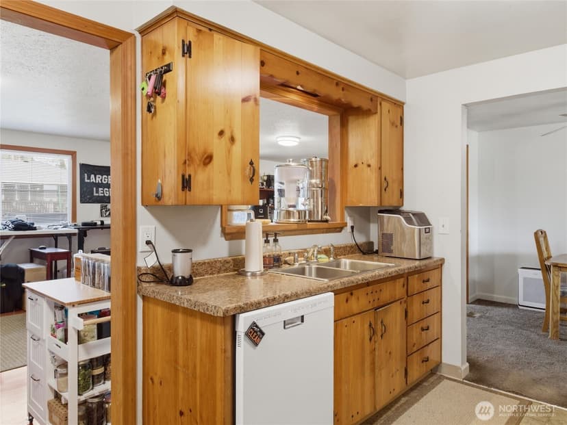 Property photo for 1627 Garfield Street S, Tacoma photo 11