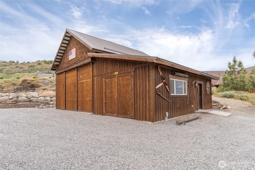 Property photo for 240 Little Butte Ranch Road, Chelan photo 3
