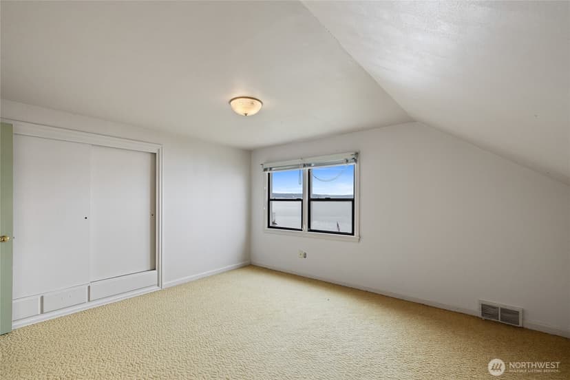 Property photo for 5498 Hyada Boulevard NE, Tacoma photo 38
