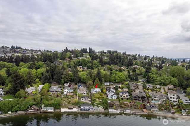 Property photo for 5498 Hyada Boulevard NE, Tacoma photo 3