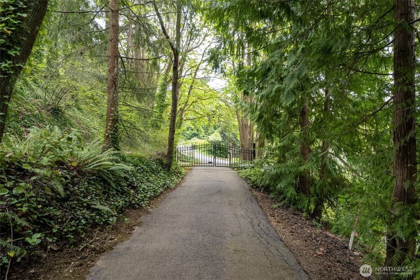 Property photo for 5498 Hyada Boulevard NE, Tacoma photo 17