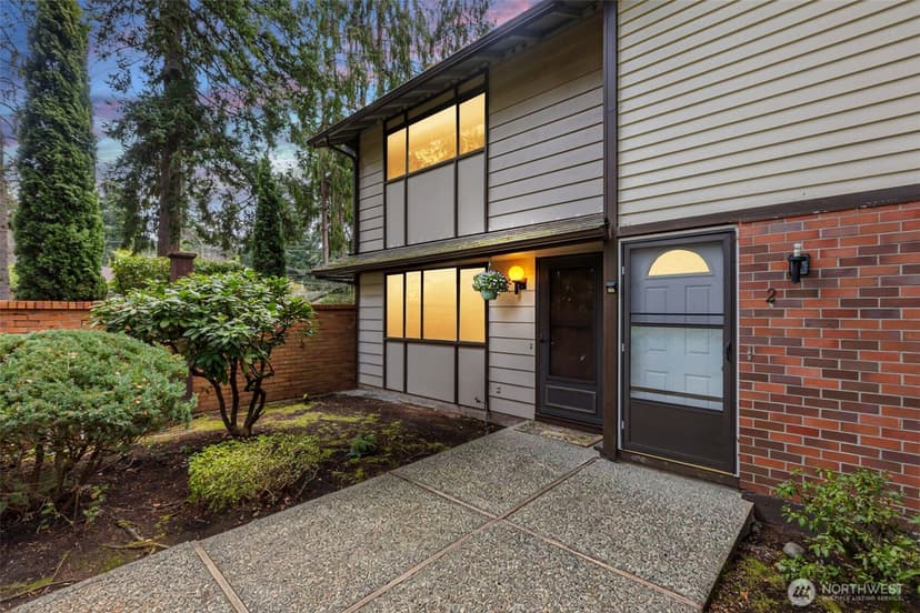 Property photo for 1717 150th Avenue SE #1, Bellevue photo 2