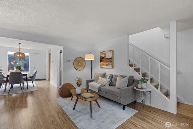 Property photo for 1717 150th Avenue SE #1, Bellevue photo 4
