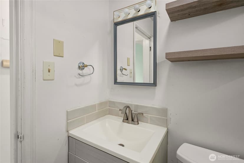 Property photo for 15412 Portland Avenue SW, Lakewood photo 10