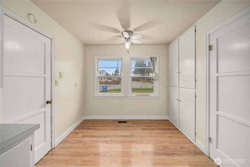 Property photo for 15412 Portland Avenue SW, Lakewood photo 22