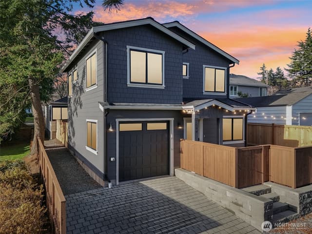 Property photo for 2644 34th Avenue W, Seattle photo 2