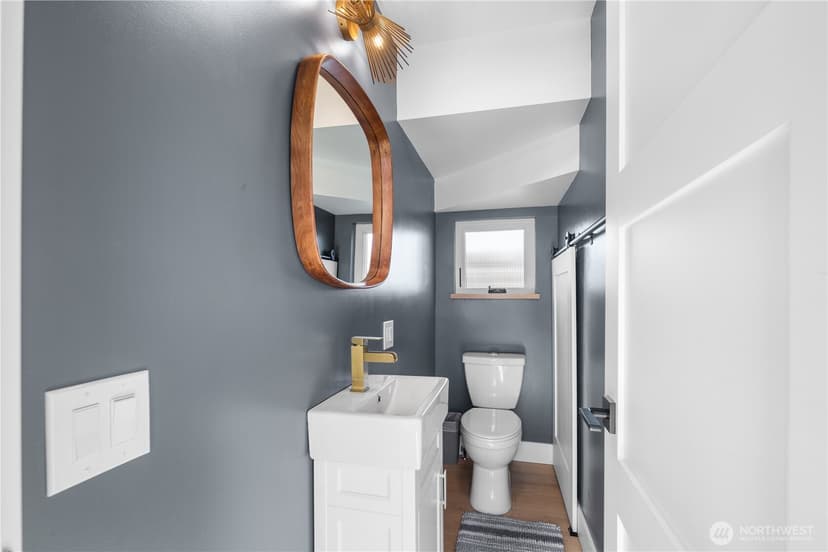 Property photo for 2309 N Northlake Way #13, Seattle photo 16