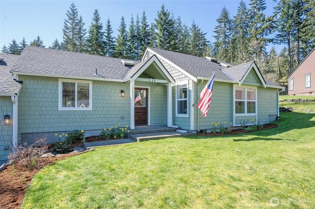 Property photo for 912 125th Street Ct NW, Gig Harbor photo 2
