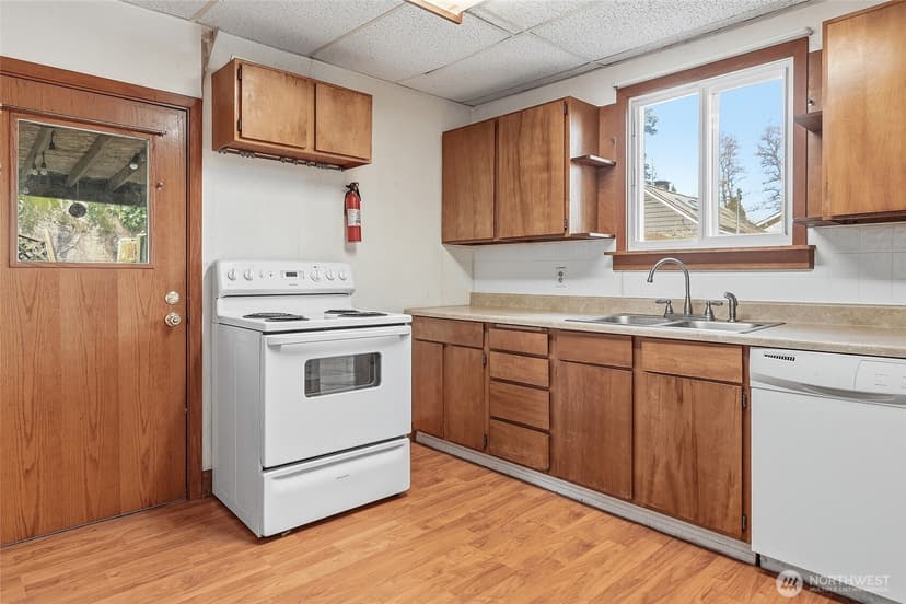 Property photo for 11653 Glendale Way S, Seattle photo 13