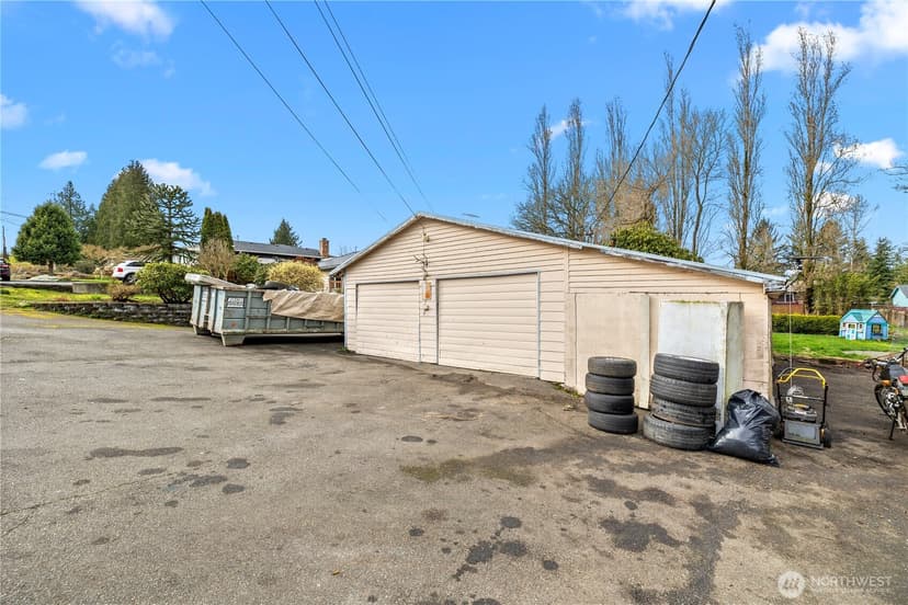 Property photo for 15 76th Street SW, Everett photo 2