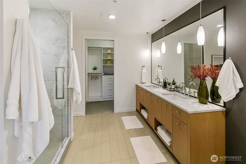 Property photo for 1321 Seneca Street #206, Seattle photo 17