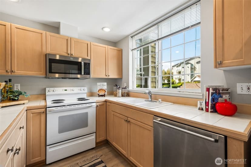 Property photo for 25235 SE Klahanie Boulevard #P201, Sammamish photo 10