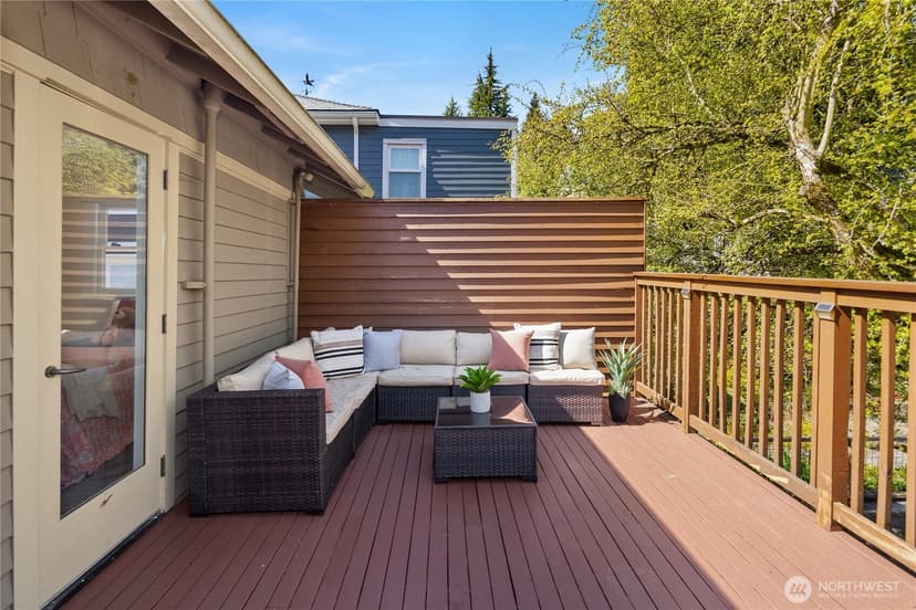 Property photo for 324 NE 54th Street, Seattle photo 11