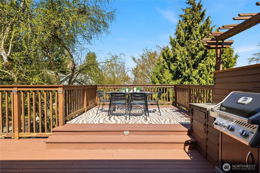 Property photo for 324 NE 54th Street, Seattle photo 9