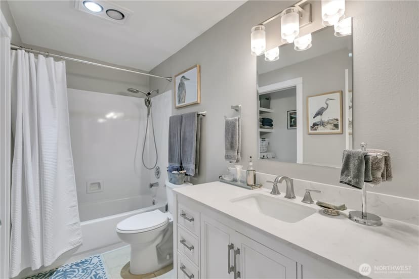 Property photo for 21925 7th Avenue S #124, Des Moines photo 10