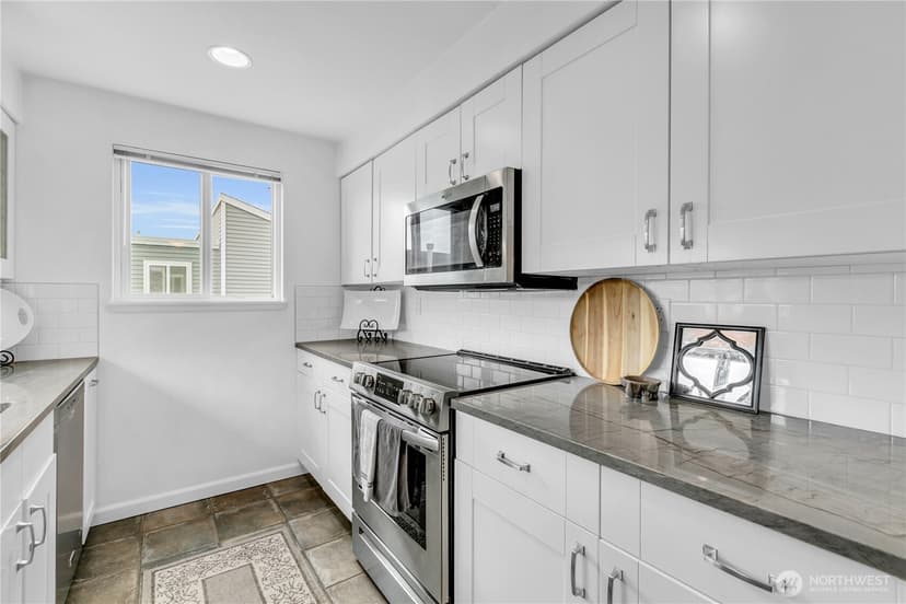 Property photo for 21925 7th Avenue S #124, Des Moines photo 17