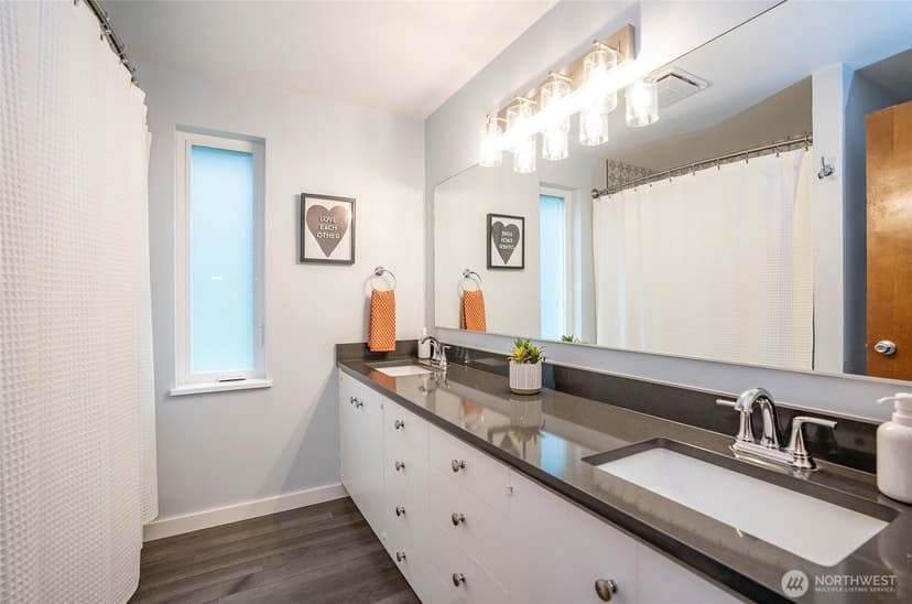 Property photo for 10422 Mary Lane SW, Lakewood photo 15