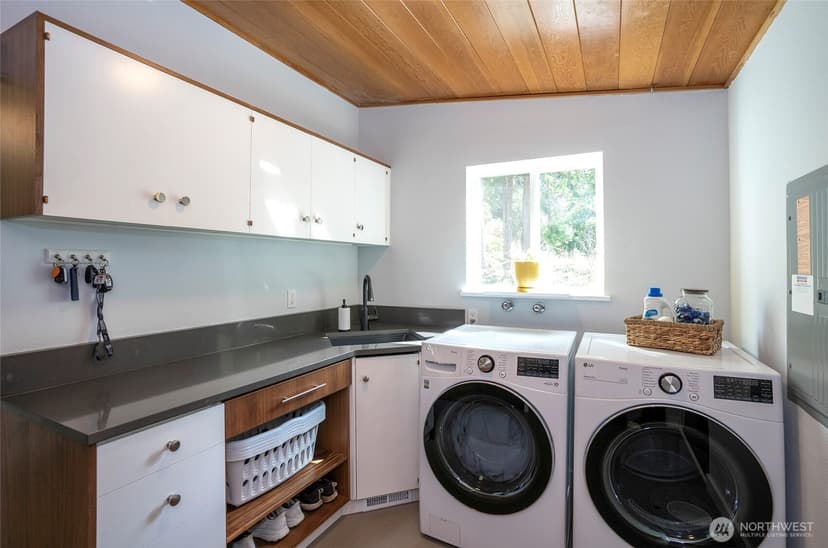Property photo for 10422 Mary Lane SW, Lakewood photo 23