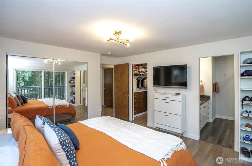 Property photo for 10422 Mary Lane SW, Lakewood photo 11