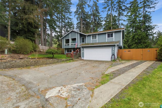 Property photo for 983 NE Melia Lane, Bremerton photo 2