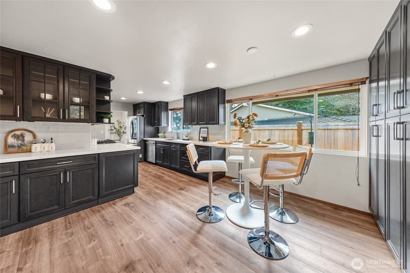 Property photo for 1208 172nd Avenue NE, Bellevue photo 16