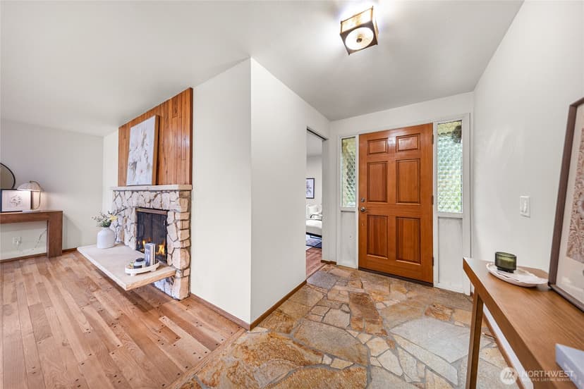 Property photo for 1208 172nd Avenue NE, Bellevue photo 6