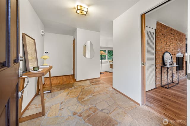 Property photo for 1208 172nd Avenue NE, Bellevue photo 5