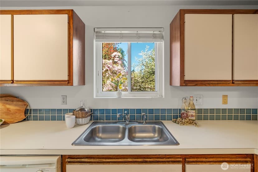 Property photo for 1220 NE 177th Street #A, Seattle photo 6
