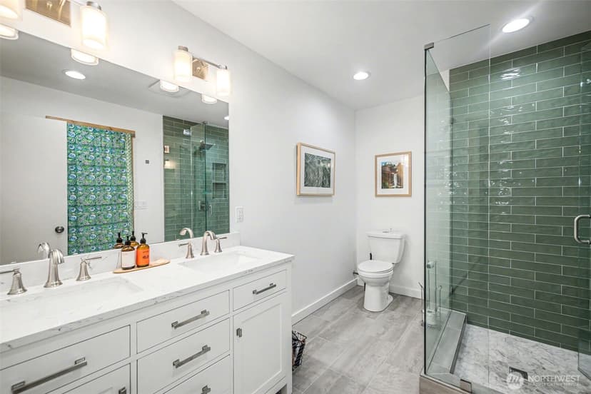 Property photo for 3423 W Government Way #7, Seattle photo 21