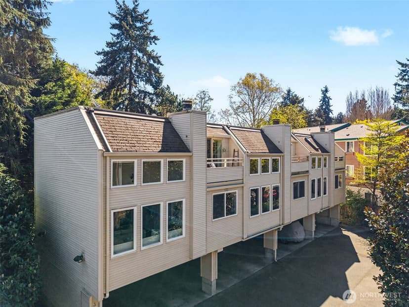 Property photo for 3423 W Government Way #7, Seattle photo 24