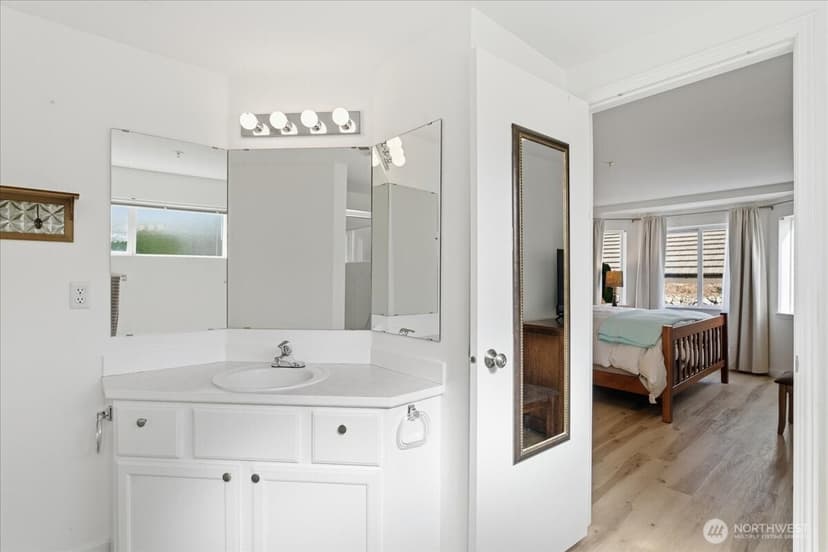 Property photo for 808 W Manson Highway #D201, Chelan photo 24