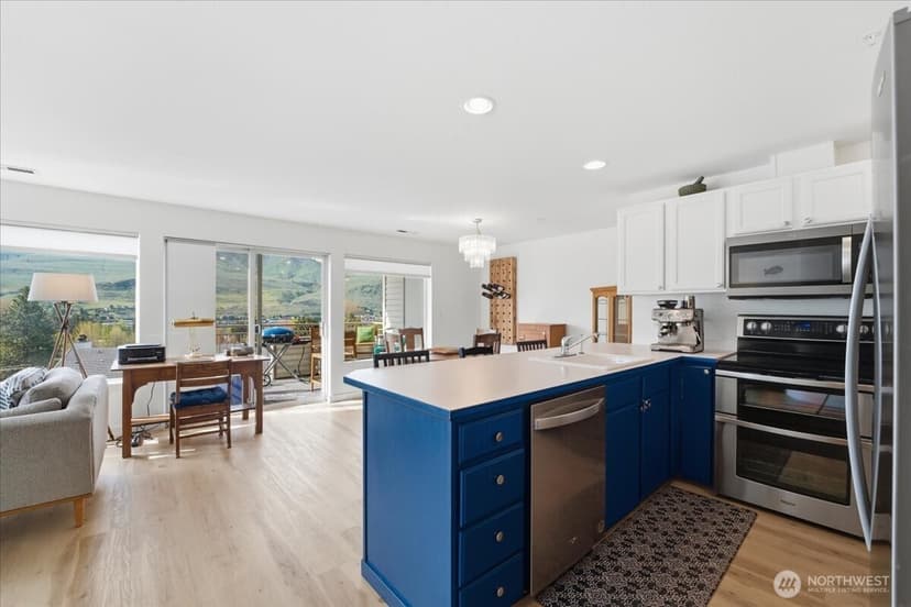 Property photo for 808 W Manson Highway #D201, Chelan photo 11