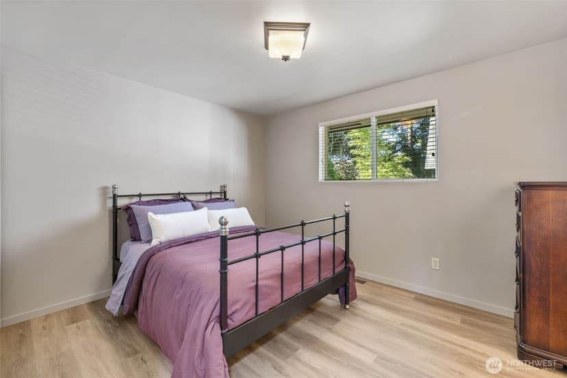 Property photo for 14225 104th Avenue NE, Kirkland photo 11