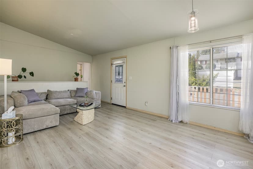 Property photo for 11122 59th Avenue S, Seattle photo 6