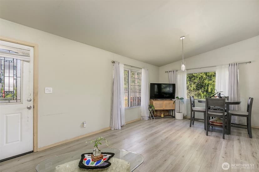 Property photo for 11122 59th Avenue S, Seattle photo 8