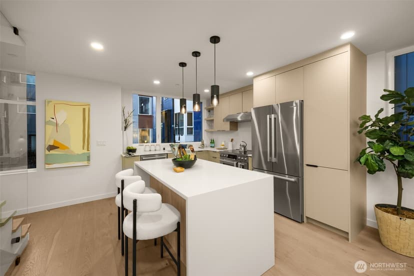 Property photo for 1321 E Denny Way, Seattle photo 3