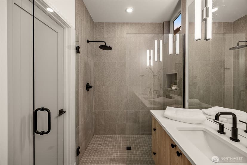 Property photo for 1321 E Denny Way, Seattle photo 20